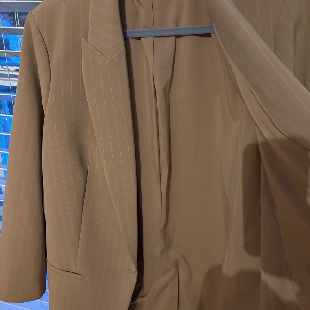 Express Brown Pinstripe ladies Blazer - Picture 4 of 8